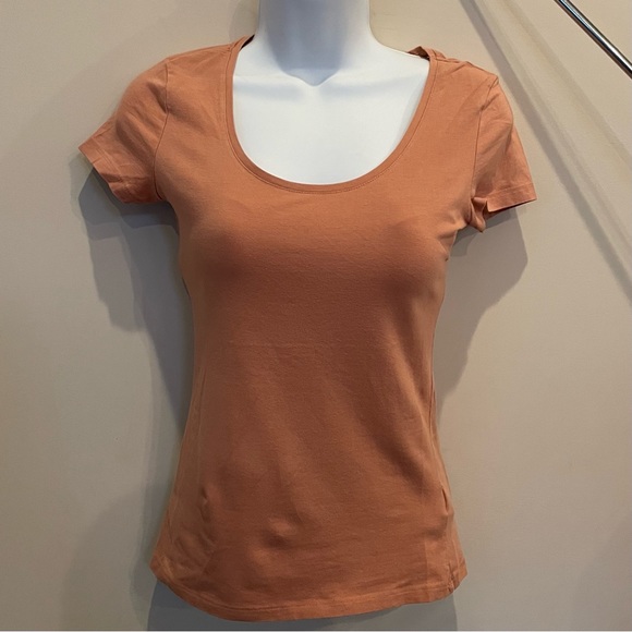 H&M basic coral pink top - Picture 2 of 8